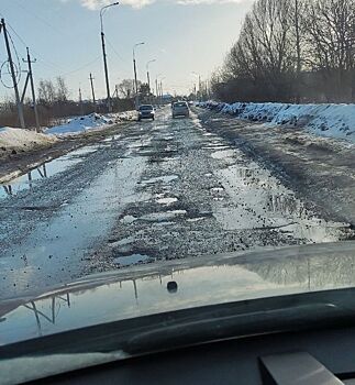 Дорога растаяла: костромичи не могут попасть в поселок Первый