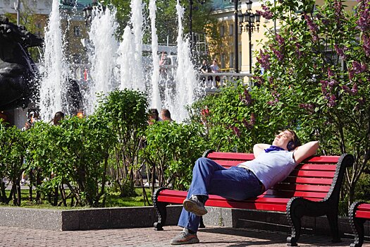 Москвичам пообещали 30-градусную жару