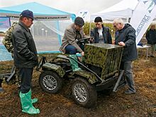 Мини-трактор вызвал фурор на Дне поля в Краснообске