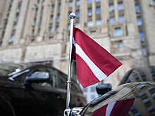 Латвия прекратила выдачу виз россиянам на неопределенный срок, кроме похорон родственников