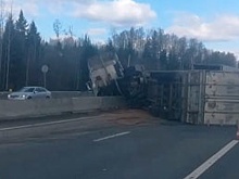 В Петербурге и Ленобласти произошло два ДТП с фурами