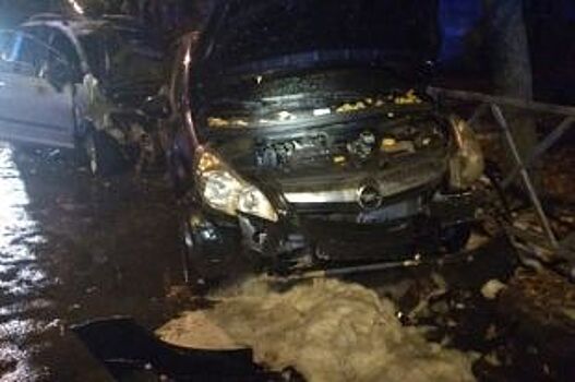 Массовая авария на улице Нефтяников: столкнулись четыре автомобиля