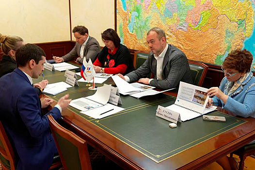 Главы муниципалитетов Мурманской и Воронежской областей на встрече в ВАРМСУ обсудили кадровую политику, поддержу участников СВО и городские проекты