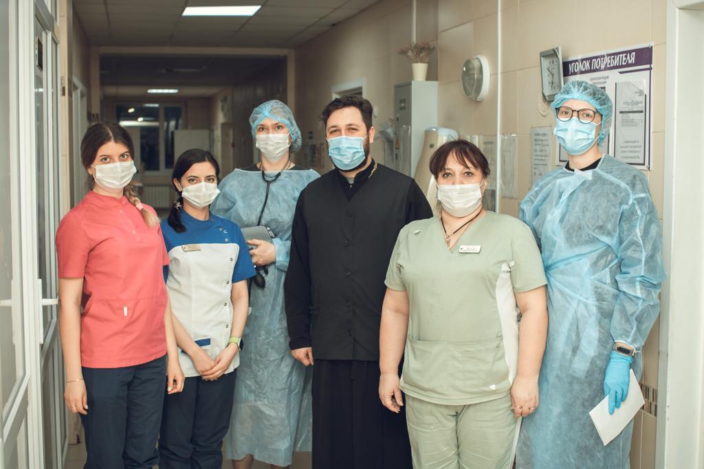 При больнице в Армавире трудятся 12 сестер милосердия