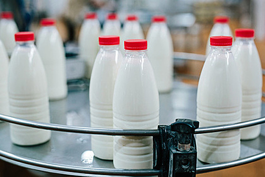 РФ и Белоруссия доверят цены на молоко одному трейдеру