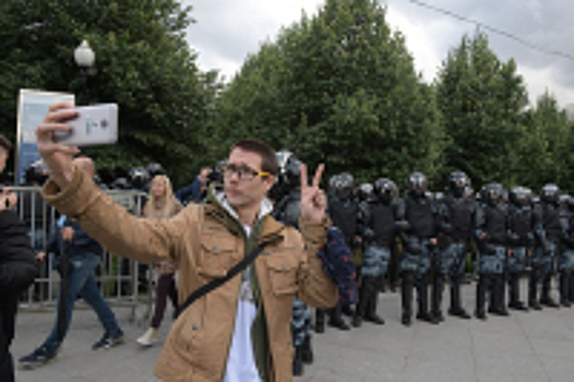 Организаторы пикетов отрабатывали провокации для митингов 8 и 9 сентября, считает Солонников