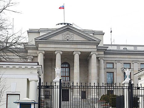 Российские дипломаты в Польше не откажутся от возложения венков на 9 Мая