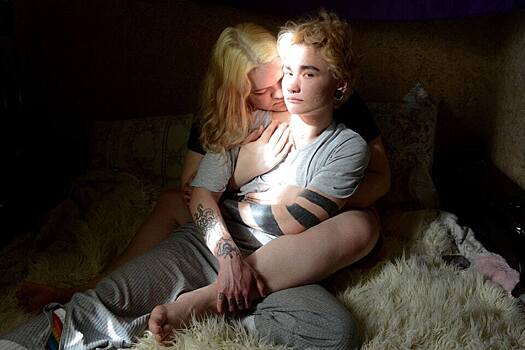 Портрет трансгендерного россиянина с подругой получил награду World Press Photo 2021
