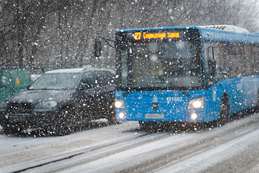 Столичным водителям рекомендовали пересесть на общественный транспорт из‑за мокрого снега