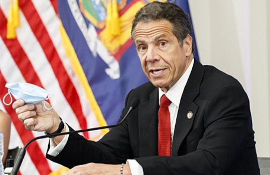 Сенаторы призвали губернатора Нью-Йорка уйти в отставку