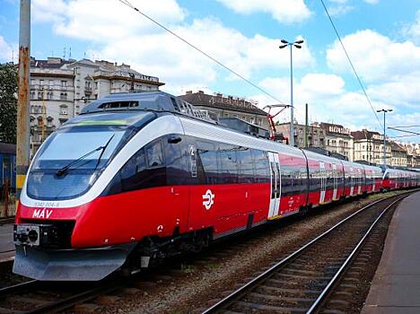 Венгрия включила железную дорогу в транзитные маршруты для украинцев