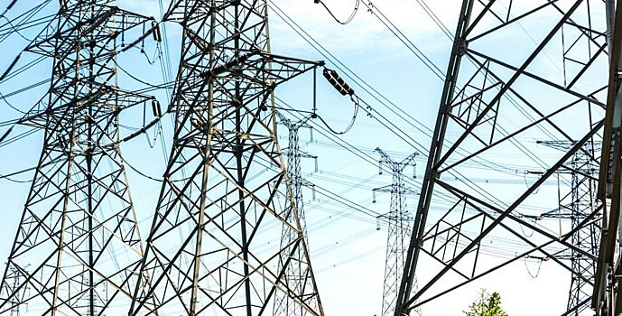 С начала года энергетики выявили 128 тыс. незаконных подвесов линий связи в Ростовской области