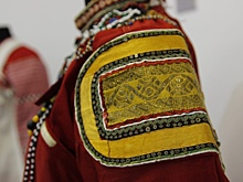 Очередной фрагмент обзора по экспозиции «Традиционный русский костюм» представила галерея «Печатники»