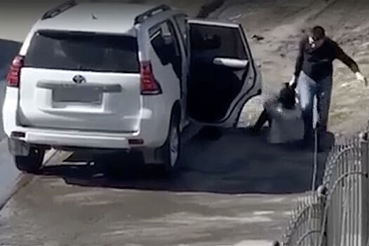 Оттаскавший жену за волосы экс-чиновник Чувашии получил штраф 6 тыс. рублей