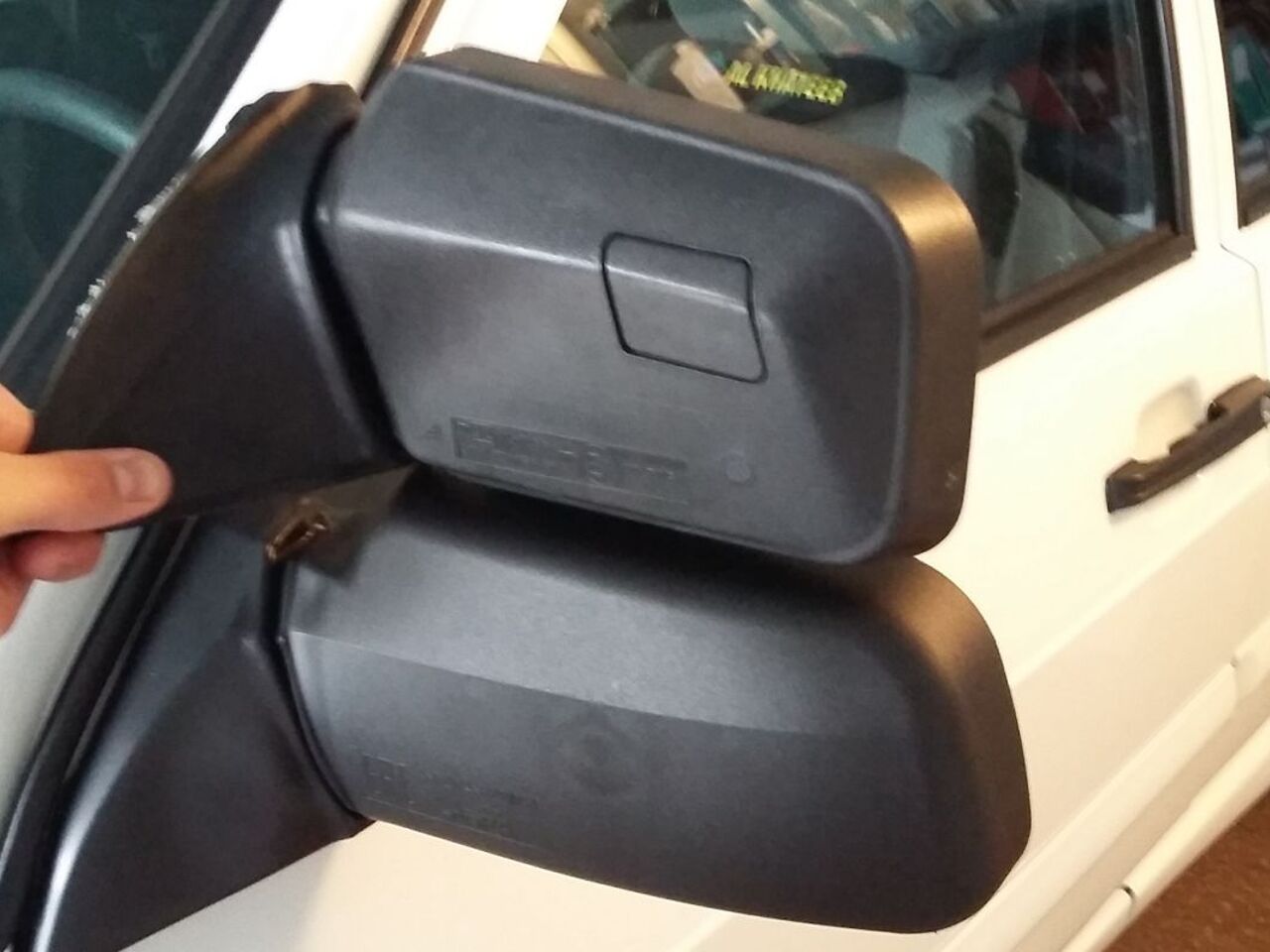 Внеплановая замены зеркальных элементов - Lada 21104, 1,5 л, 2001 года стайлинг 