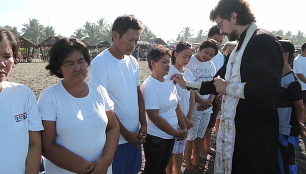 На Филиппинах 239 человек приняли православие