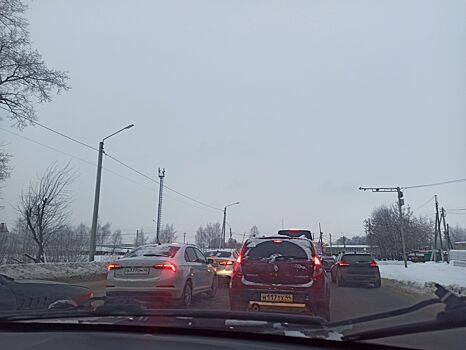 Не прорваться: Кострома окрасилась в красный цвет из-за новогодней пробки