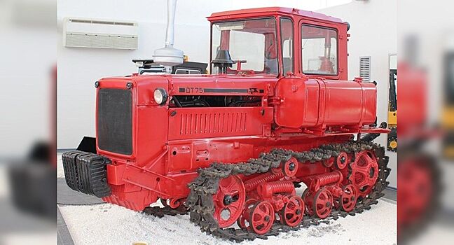 В Сети вспомнили о культовом советском тракторе ДТ-75