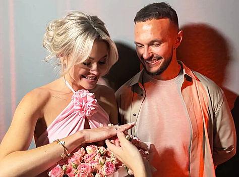 Актриса сериала «Деффчонки» получила предложение руки и сердца