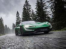 Китайский Yangwang U9 перекрасился к чужому Новому году