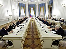 В Совбезе сочли показными извинения участников вакханалий типа "голой вечеринки"