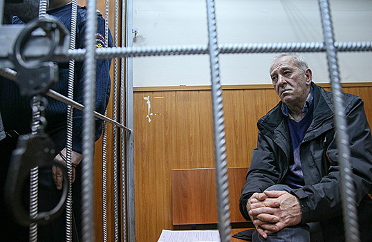 «Абсурдная ситуация». Столкновение версий ДТП с автобусом на «Славянском бульваре»