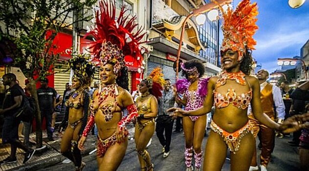 Любителям бразильского карнавала грозит желтая лихорадка
