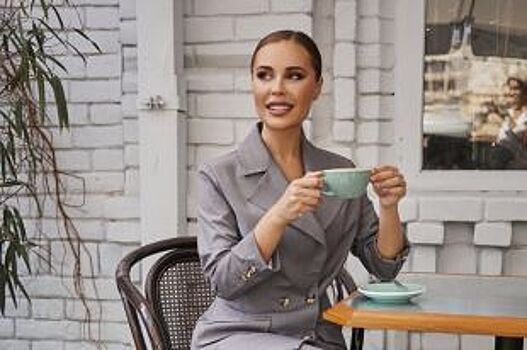 Юлия Михалкова стала поэтессой и выставила экологическое видео