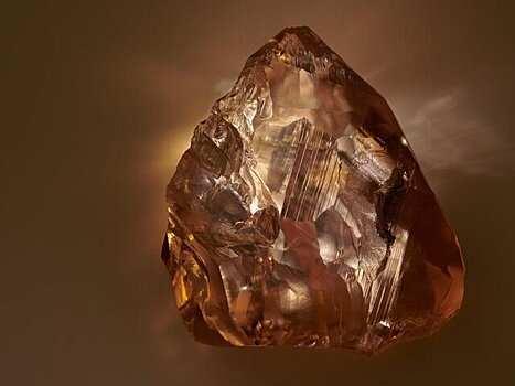 «Алроса» добыла крупнейший ювелирный алмаз в истории России весом 468,3 карата