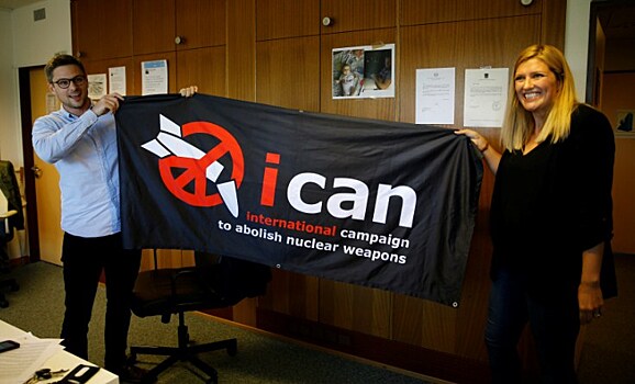 В Осло вручат Нобелевскую премию мира разоруженческой организации ICAN