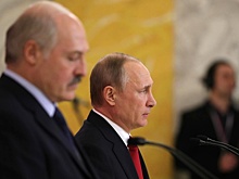 Лукашенко попал в долговую «вилку»