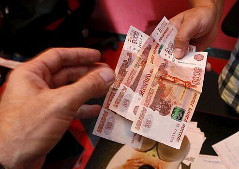 Укрепляющийся рубль не сдает позиции