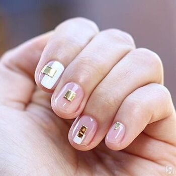 Сама нежность: 9 идей нюдового маникюра для коротких ногтей