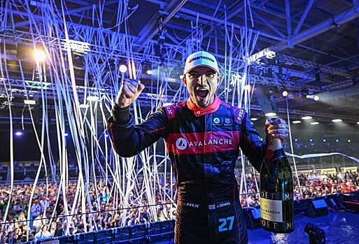 Джейк Деннис стал чемпионом Формулы E, Envision Racing выиграла командный зачет