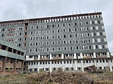 На окраине Омска снова выставили на продажу здание недостроенной больницы