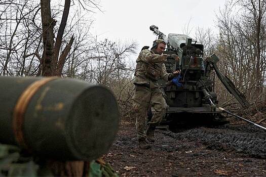 Военный указал на ослабляющее ВСУ решение командования
