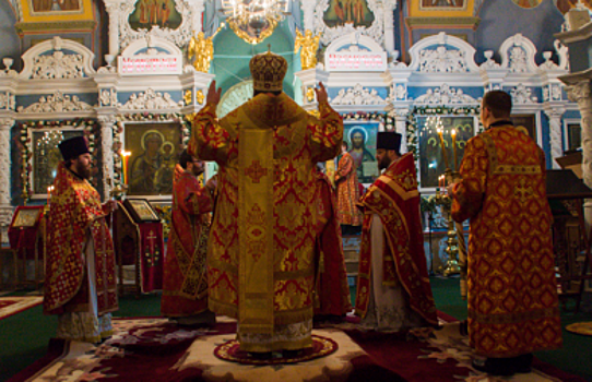 Более тысячи православных встретили Пасху крестным ходом у русского храма в Вашингтоне