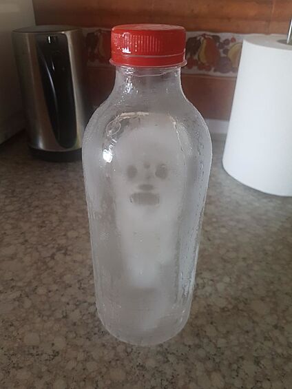 Привидение в бутылке!