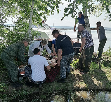 Пограничники спасли из подтопленной Сергеевки мужчину в критическом состоянии