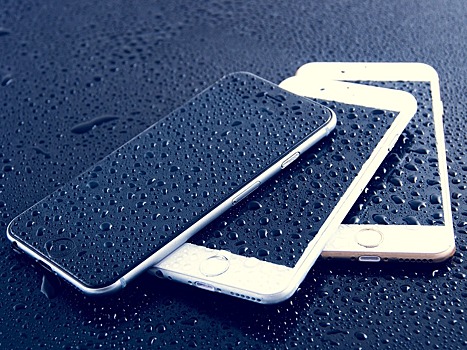 Apple хотят засудить из-за водонепроницаемости айфонов