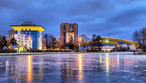 В Одинцове открылась выставка с фотографиями храмов