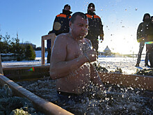 В четырех российских регионах отменили крещенские купания