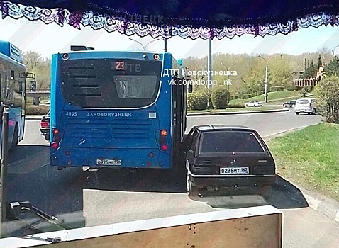 ДТП с автобусом произошло в Новокузнецке