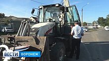 Ради безопасности сотрудники ГИБДД проверяют трактора на воронежских дорогах