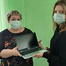 Озерная Виктория из Славянского района получила ноутбук для учебы