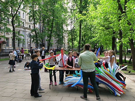 В сквере на Щербаковской прошёл дворовый праздник для соседей