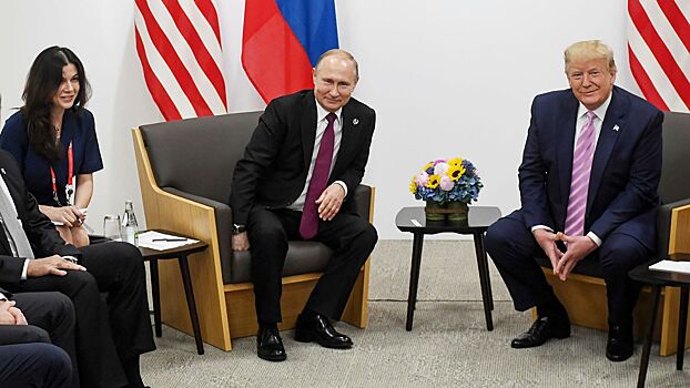 В США раскрыли подробности истории о красивой переводчице Путина