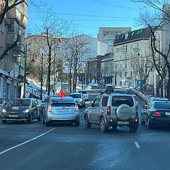 Движение затруднено. Во Владивостоке произошло сразу два ДТП в центре города