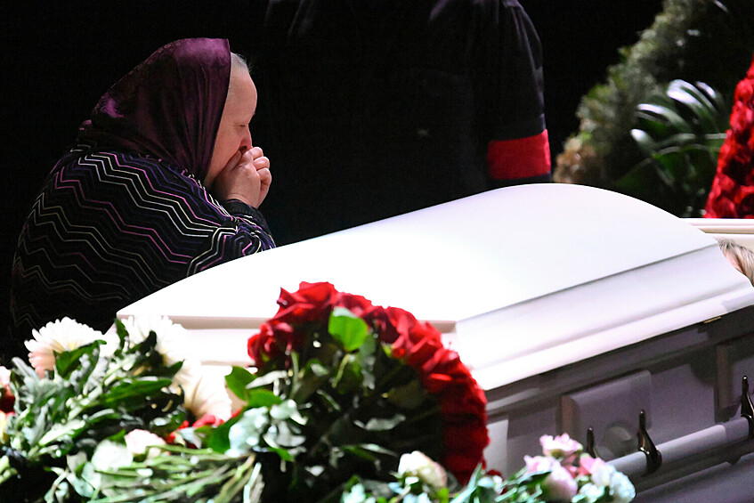 Церемония прощания с народной артисткой РФ Верой Алентовой в Московском драматическом театре имени А.С. Пушкина, 29 декабря 2025 года