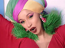 Cardi B выпустила новый клип